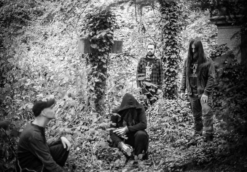Debut discografico de Dromos, banda de Funeral Doom británica