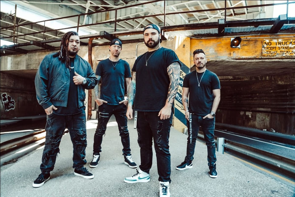 La banda estadounidense Kingdom Collapse acaba de firmar con Mascot Records y ha lanzado su nuevo sencillo, ‘Watch You Bleed’