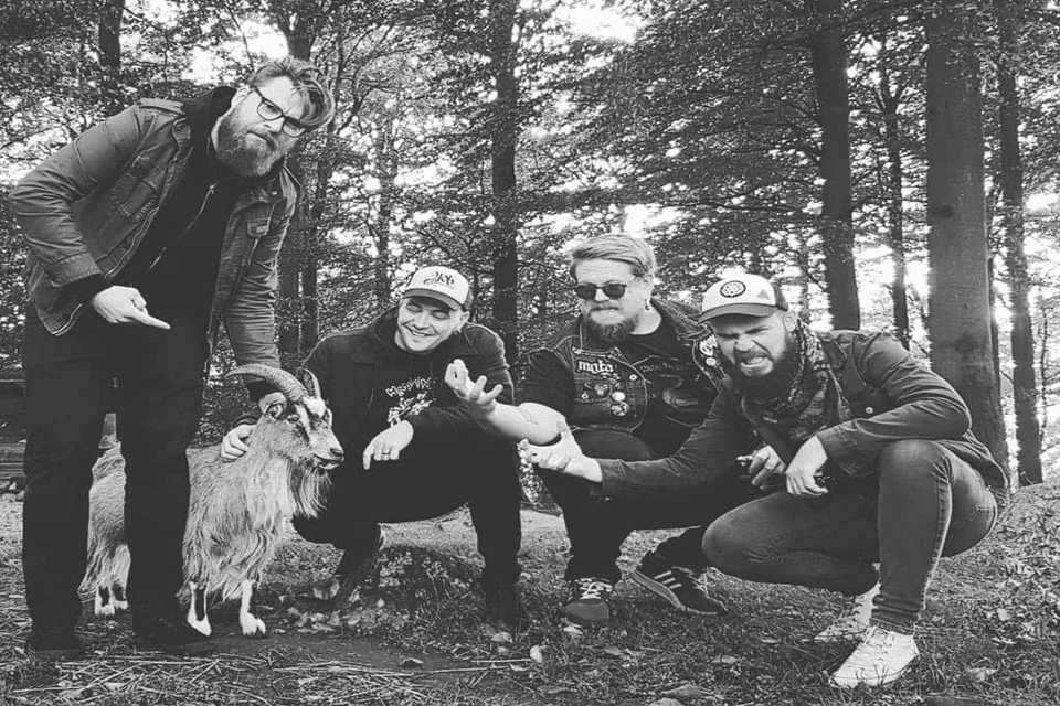 El grupo Signo Rojo estrena su nuevo y demoroso single «Growth»