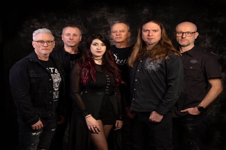 El proyecto heavy rock de W’t’M lanza su nuevo sencillo “A Million Mistakes (Is All It Takes)”