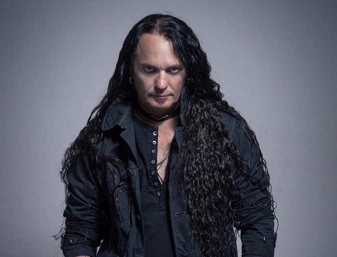 ZP Theart, vocalista original de Dragonforce y posteriormente de Skid Row, lanzó este fin de semana su nuevo single «Electric Beings»