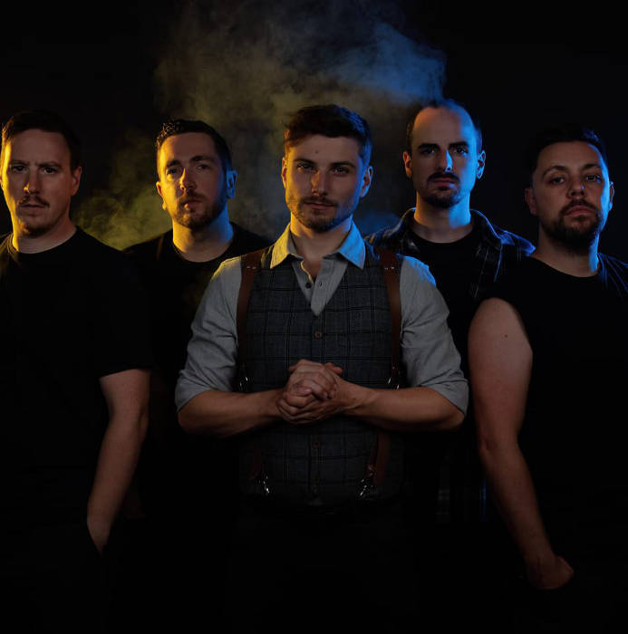 La potente banda belga de metal/rock moderno Aeveris lanza un nuevo videoclip llamado «And Then There Were None»