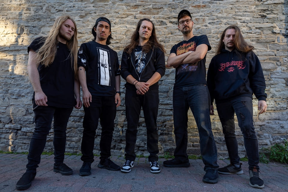 El grupo Apogean lanzará su nuevo álbum «Waste Where Life Begins» a mitad de verano