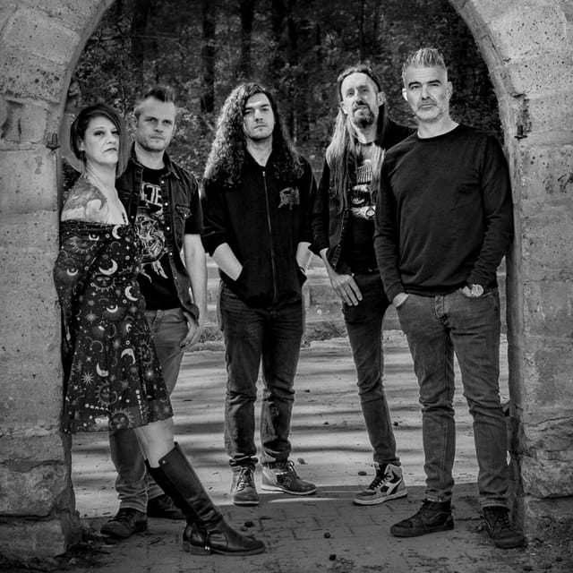 La banda belga de metal/rock Echoes of A Dying World ha lanzado un nuevo videoclip de su inminente EP «Revelations»