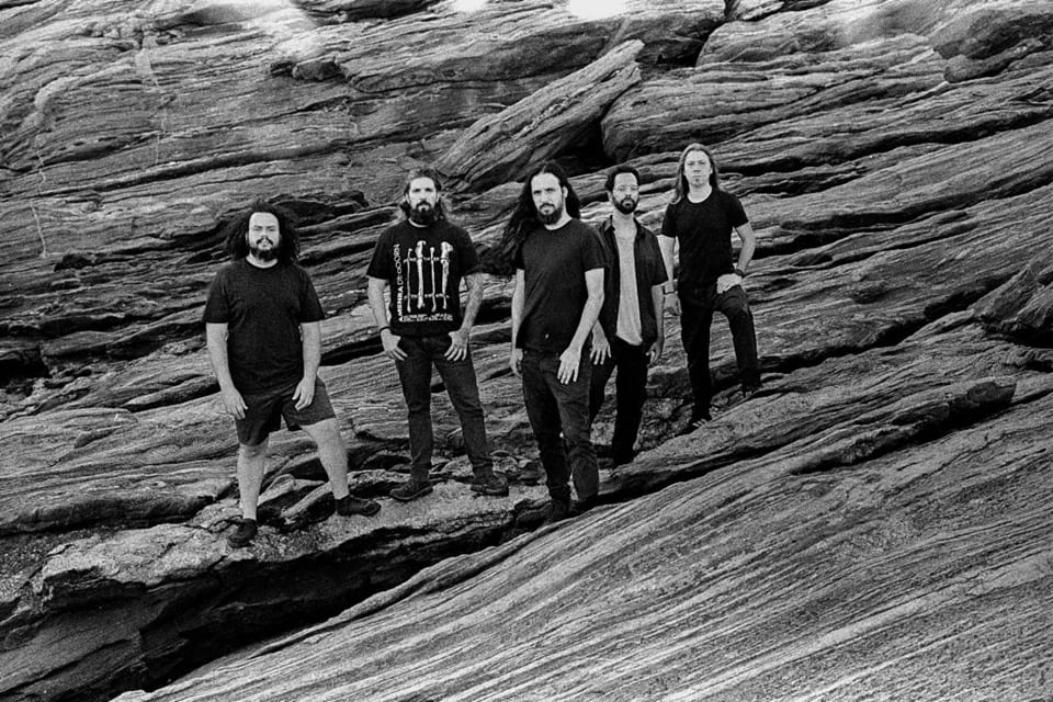 La banda de prog/post-metal Loneshore estrena «To Stride the Black Earth» de su nuevo álbum «Nothing Left to Deconstruct»