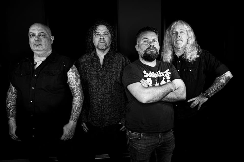 Elevate Records anuncia el lanzamiento de «Facing The Mirror», el primer sencillo de Silver Horses extraído de su próximo álbum «Weird Tales»