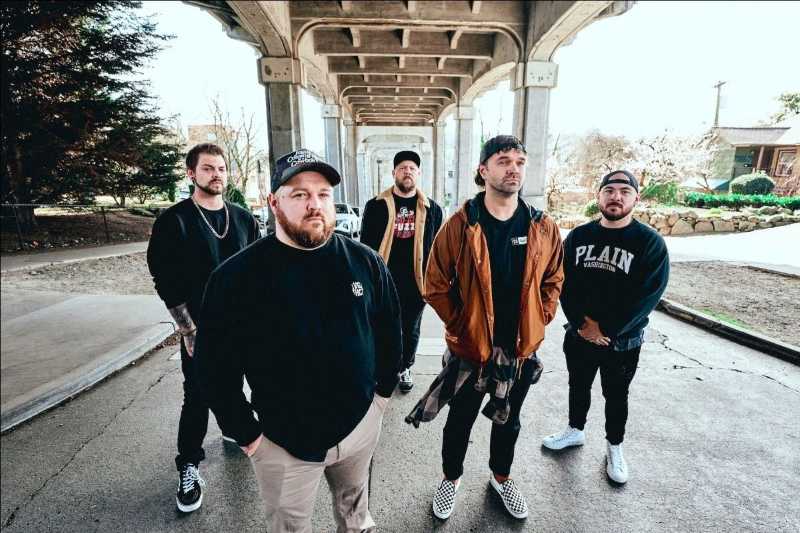 Los americanos Dragged Under presentan su canción «Rebel Son Rise»