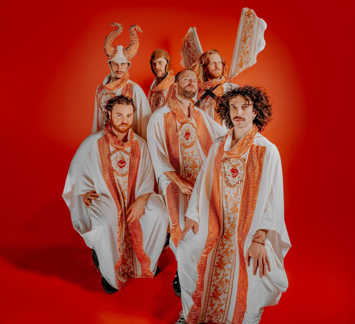 Battlesnake sumerge la tierra en el caos con su desquiciado single “Mud Apocalypse”.