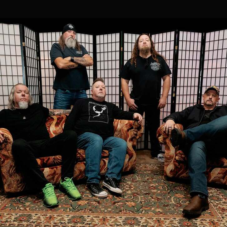 Carbellion reclama nuestro espíritu rebelde con «I Don’t Want To Be Your Dog», su nuevo himno de puro rock..