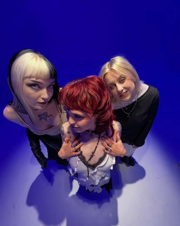 Crawlers se presenta con «All We have is us», un nuevo single de lanzamiento para su próximo EP.