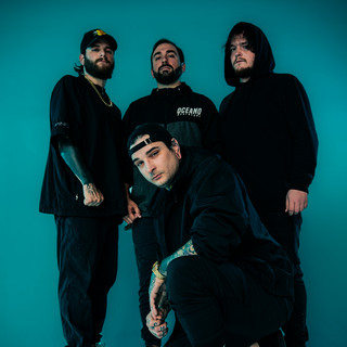 Signs Of The Swarm hace su particular homenaje a Rob Zombie reinterpretando el clásico «Dragula», en su nuevo videoclip.