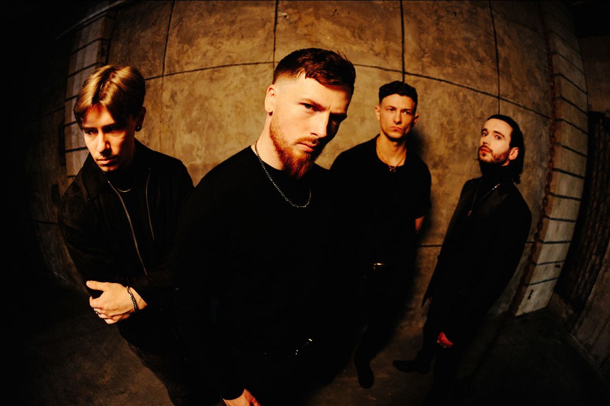 La banda británica de metal/rock Defects lanzará su nuevo álbum, «Artificial Icons», con la colaboración de Matt Heafy (Trivium) en el tema «Signs»