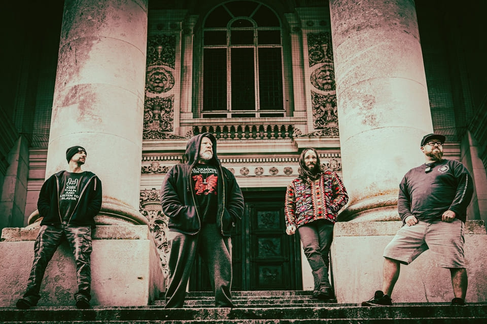King Kraken lanza el vídeo de su nuevo sencillo «Shadows Fall»