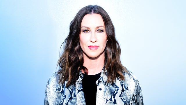 Alanis Morissette Versiona el Clásico “Season Of The Witch” para la Nueva Serie  “Yaga”.