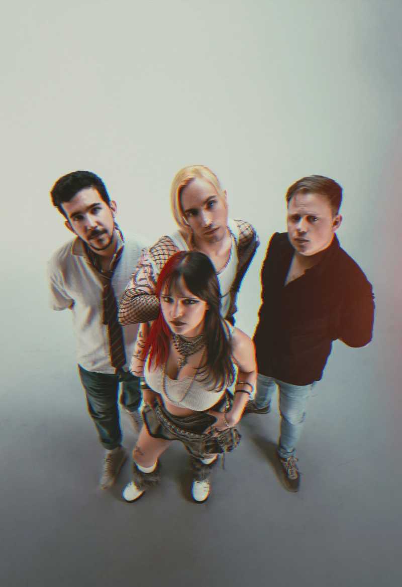 Entrevistamos a Hale Naphtha, vocalista de Searching Out Solutions