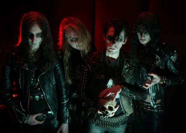 Tobias Forge, líder de Ghost, ha reactivado Repugnant su antigua banda de death metal con una nueva versión de «Premature Burial»