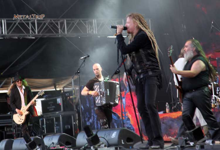 Korpiklaani - Summer Breeze 2013